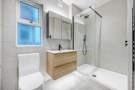 2 bedroom ground floor flat to rent - Photo 5