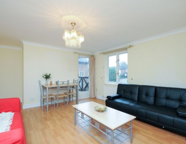 Holden Road, Finchley, London, N12 - Photo 1
