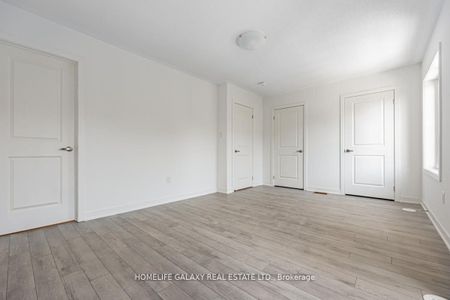 Townhouse For Lease | E8100452 - Photo 4