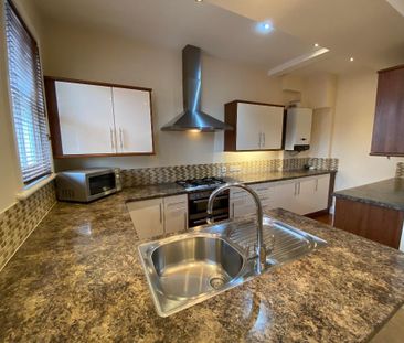 2 bedroom apartment to rent - Photo 5