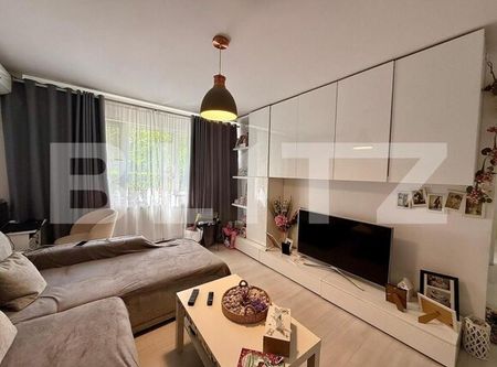 Apartament 3 camere, 55 mp, zona Craiovita Noua - Fotografie 2