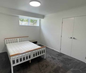 Female Boarding House - Room & Shared Spaces - Photo 5