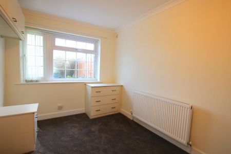 2 bedroom semi-detached bungalow to rent - Photo 4