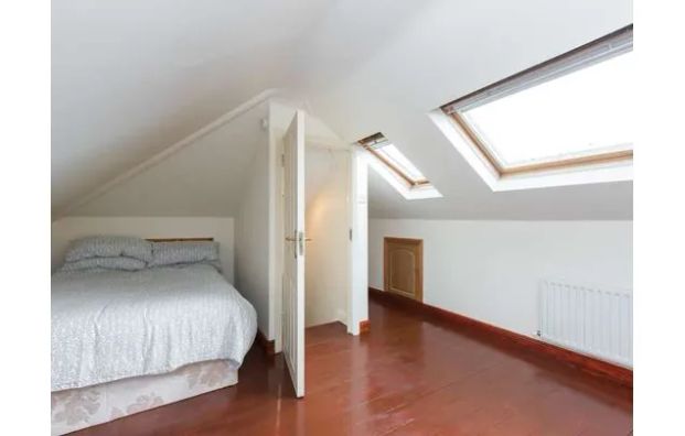 Rent 6 bedroom apartment in Lucan - Photo 1