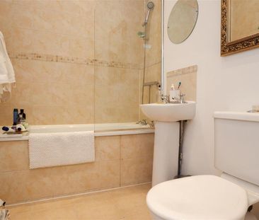 1 St. Andrews Square Hastings, East Sussex TN34 1SN - Photo 4