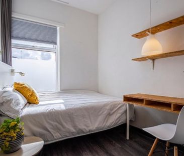 6 Bed End Terrace, Ruskin Avenue, M14 - Photo 6