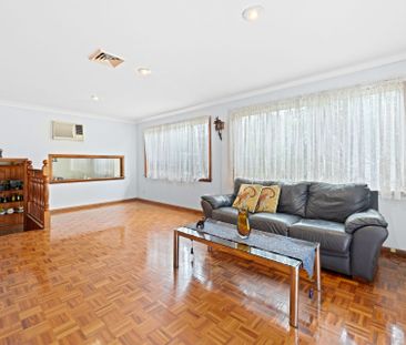 Family Home with Pool - Photo 2