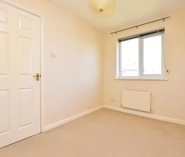 2 bedroom end of terrace house to rent - Photo 3