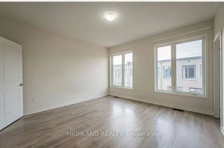 167 Squire Crescent #Suite A - Photo 2