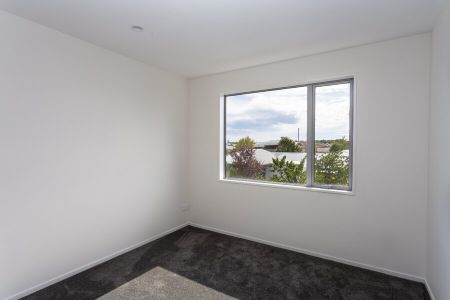 RICCARTON – 3 BED/2 BATH NEW BUILD, GAS HOT WATER, VIEWING WILL IMPRESS! - Photo 2