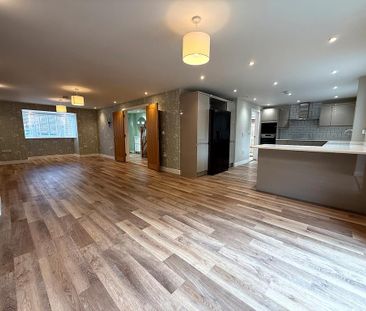 4 bedroom detached house to rent - Photo 1