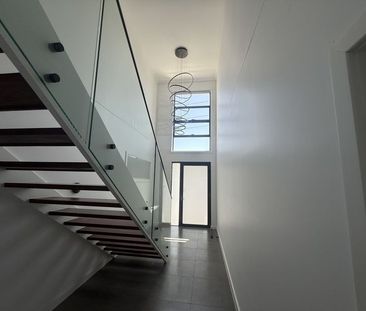 BEAUTIFUL QUALITY HOME!! - Photo 5