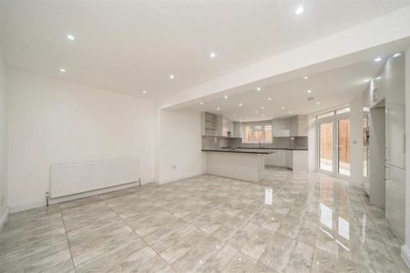 Marvels Lane, Lee, SE12 - Photo 2