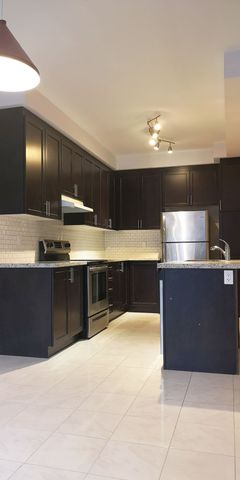 For Lease - 24 Applegate Drive, East Gwillimbury, Ontario - Photo 2