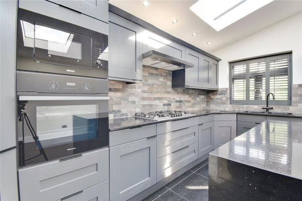 3 bedroom semi-detached house to rent - Photo 1
