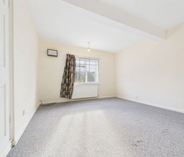 4 bedroom semi-detached house to rent - Photo 2