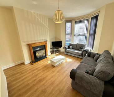 4 bedroom terraced house to rent - Photo 1