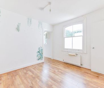 2 bedroom end of terrace house to rent - Photo 5