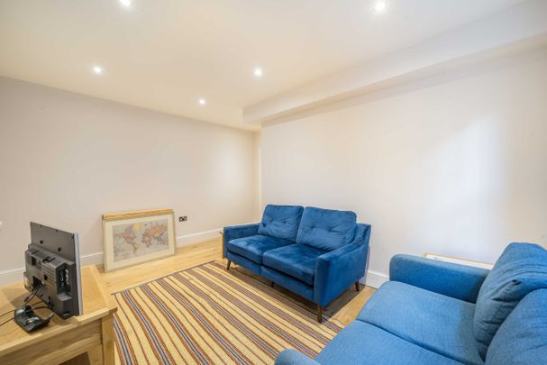 Stapleton Road, Tooting, SW17, London - Photo 1