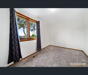 10 Cassia Crescent, Queanbeyan, NSW 2620 - Photo 4