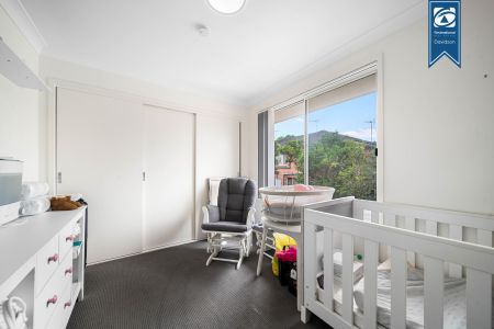 Beautifully Presented 3-Bedroom Townhouse in a Prime Location - Photo 3