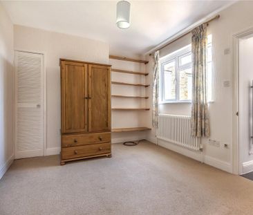 4 bedroom semi-detached house to rent - Photo 3