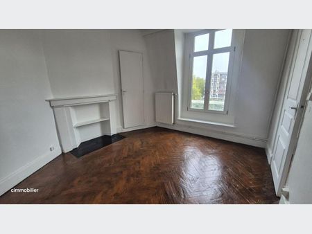 Appartement à Louer à LILLE 846 € - Photo 3
