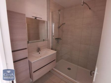 Location Appartement 2 pièces 52m² LA MADELEINE 59110 - Photo 3