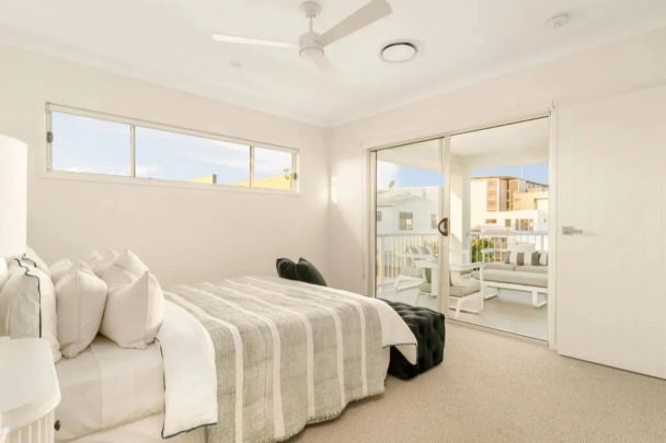 Spacious 5-Bedroom Family Home with Pool, Alfresco & Luxury Finishes. Contact Julie Sykes 0438 050 110. - Photo 1