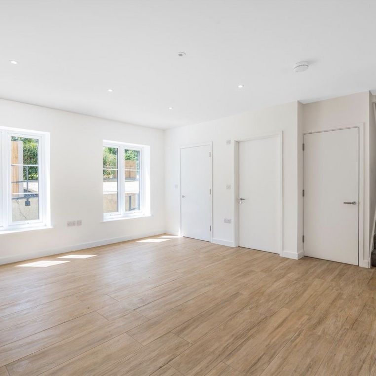 St Vincents Lane Mill Hill NW7 - Photo 1