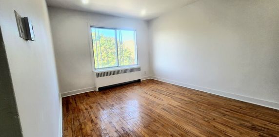 Renovated 4 1/2 TOP FLOOR, Ville Emard - Photo 2