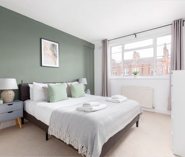 2 Bed Flat, Hamlet Court, W6 - Photo 4