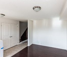 Townhouse For Lease | W8125750 - Photo 4