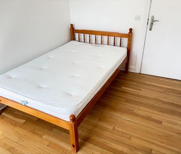 Room in a Shared House, Very Near The Common Area, W5 - Photo 1