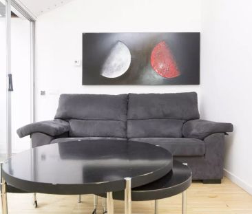3-bedroom apartment for rent in Sol perfect for professionals, couples, and students. - Photo 4