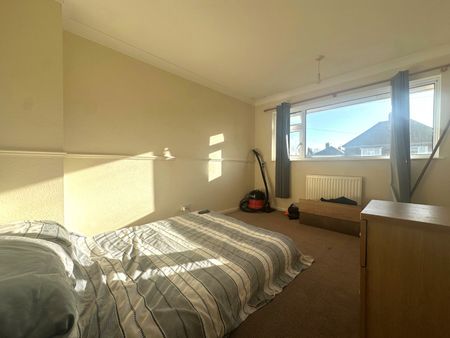 3 bedroom semi-detached house to rent - Photo 4