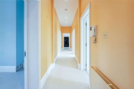 A delightful period apartment on Prince of Wales Drive. - Photo 4