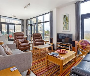 3 bedroom flat to rent - Photo 2