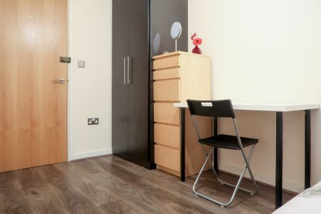 Room in a Shared Flat, Ilford, IG3 - Photo 4