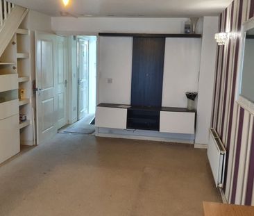 2 Bed Terraced House, Newhouse Road, G42 - Photo 3