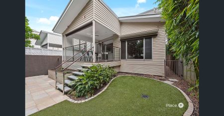 72 Stuart Street, Bulimba, Qld 4171 - Photo 2