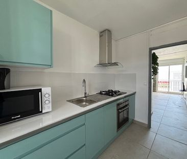 Location Appartement 5 pièces 70m² LES ABYMES 97139 - Photo 2