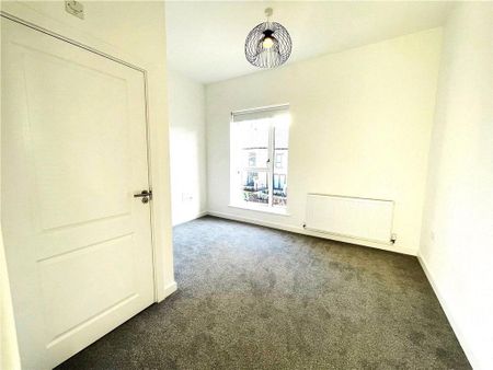 3 bedroom end of terrace house to rent - Photo 4