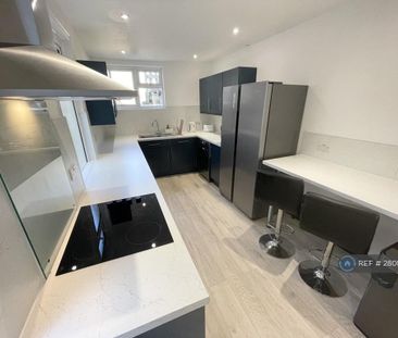 1 bedroom in a house share to rent - Photo 4