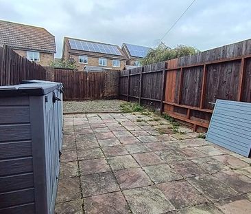 £1,100 PCM, Two Bedroom House with Off-Road Parking and Large Enclo... - Photo 3