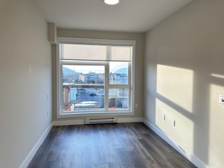 2 Bedroom Condo at Yaletown Living - Photo 2