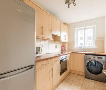 2 bedroom flat to rent - Photo 6