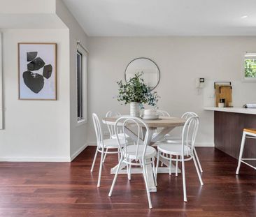 Stylish Westgarth living with space, light & urban convenience - Photo 3