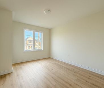 For Lease - 9 KENNETH APPLETON Avenue, Richmond Hill, Ontario - Photo 1