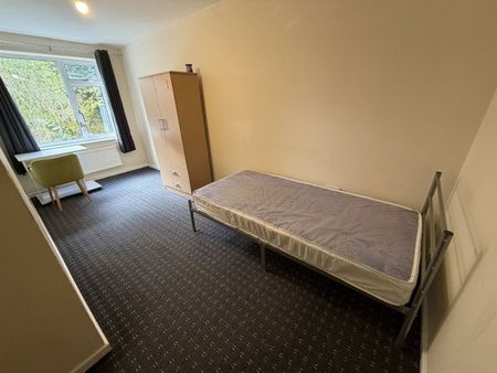 ROOM 2, Benland, Bretton, PE3 8EB, Property for rent - Photo 2